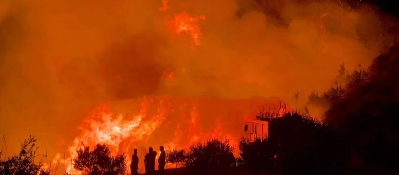 Φωτιά Βαρυμπόμπη: Ακόμα ένα μήνυμα του 112 - «Εκκενώστε τώρα προς Θρακομακεδόνες και Αχαρνές»